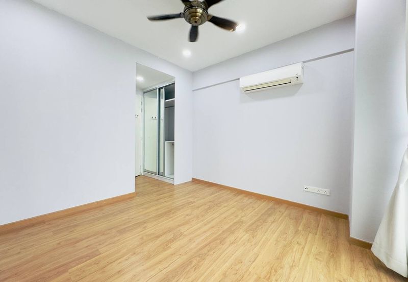 Lake Point Residence