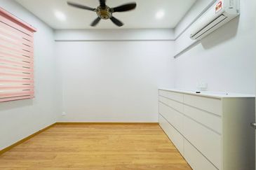 Lake Point Residence