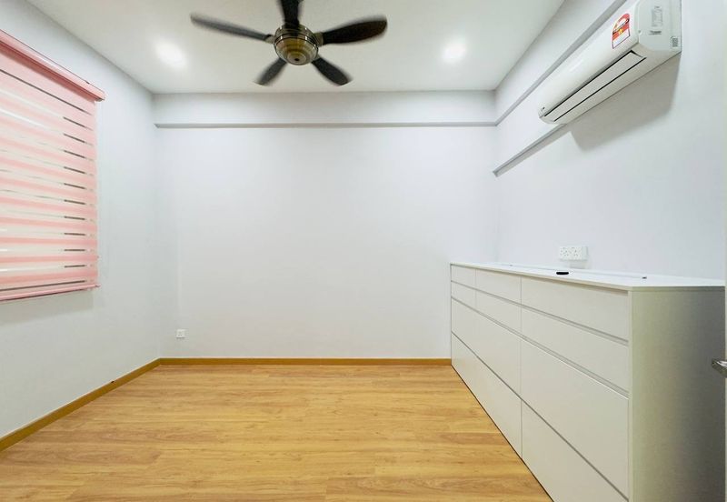 Lake Point Residence