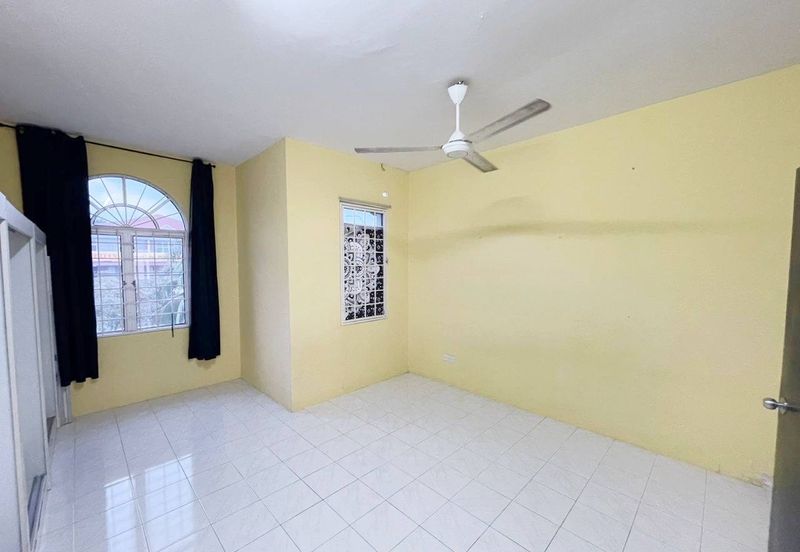 Taman Seroja, Bandar Baru Salak Tinggi