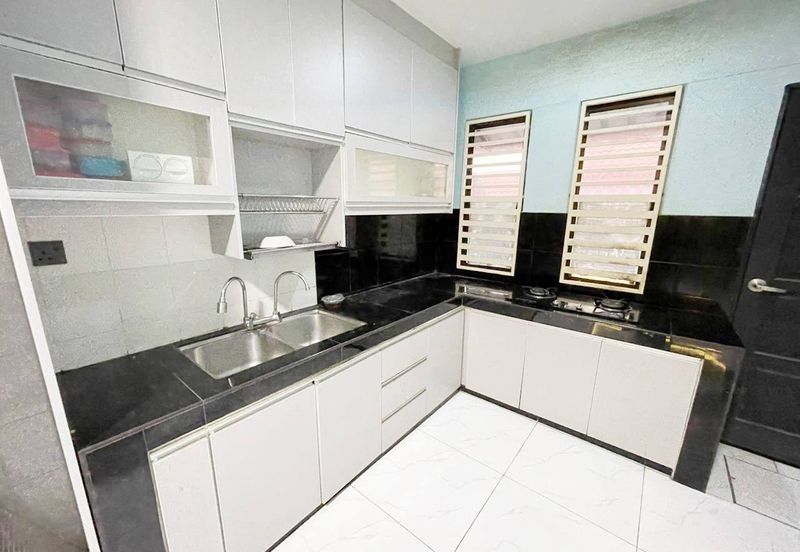 Taman Seroja, Bandar Baru Salak Tinggi