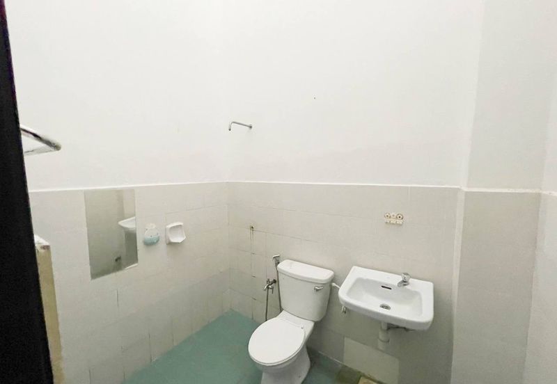 Taman Seroja, Bandar Baru Salak Tinggi