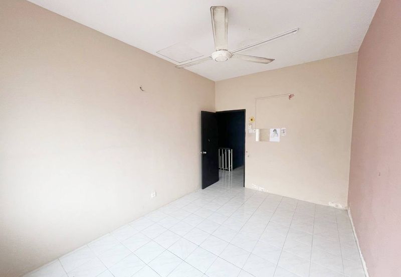 Taman Seroja, Bandar Baru Salak Tinggi