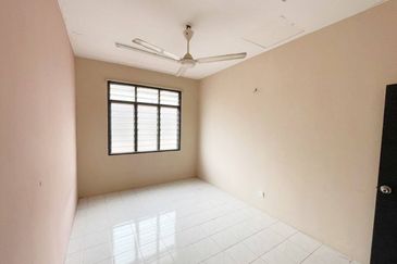 Taman Seroja, Bandar Baru Salak Tinggi