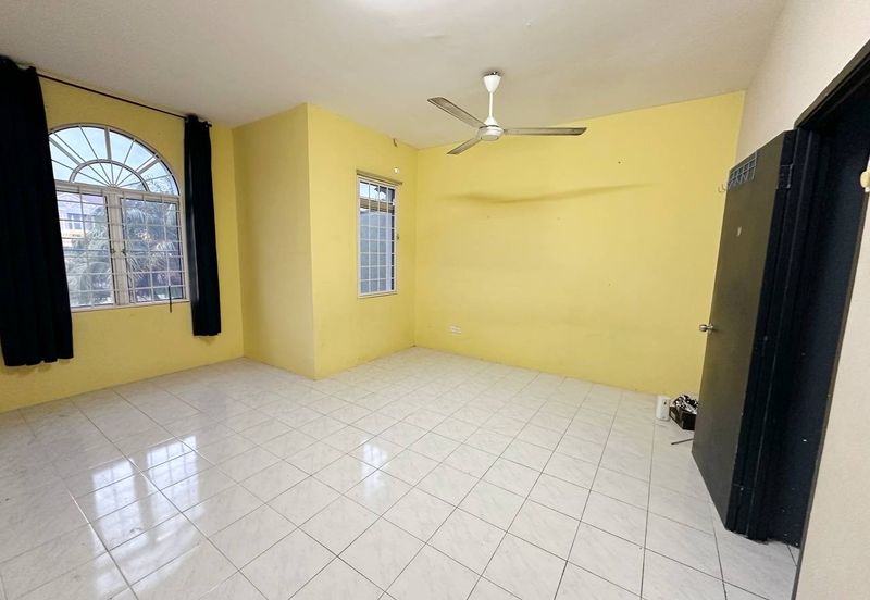 Taman Seroja, Bandar Baru Salak Tinggi