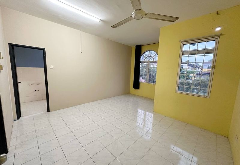 Taman Seroja, Bandar Baru Salak Tinggi