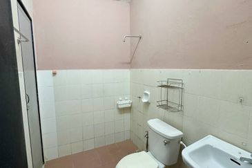 Taman Seroja, Bandar Baru Salak Tinggi