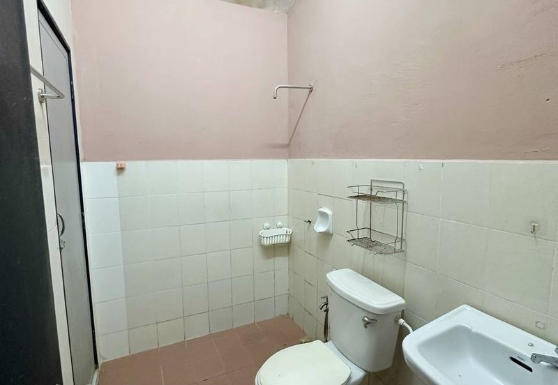 Taman Seroja, Bandar Baru Salak Tinggi