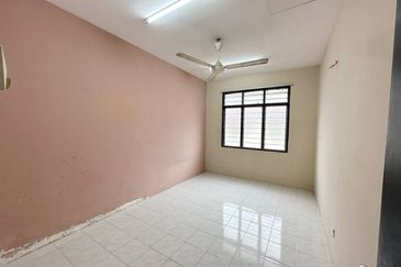 Taman Seroja, Bandar Baru Salak Tinggi