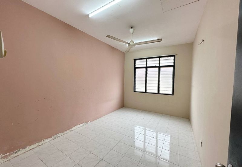 Taman Seroja, Bandar Baru Salak Tinggi