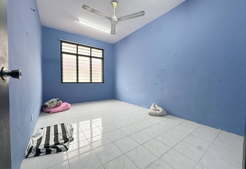 Taman Seroja, Bandar Baru Salak Tinggi