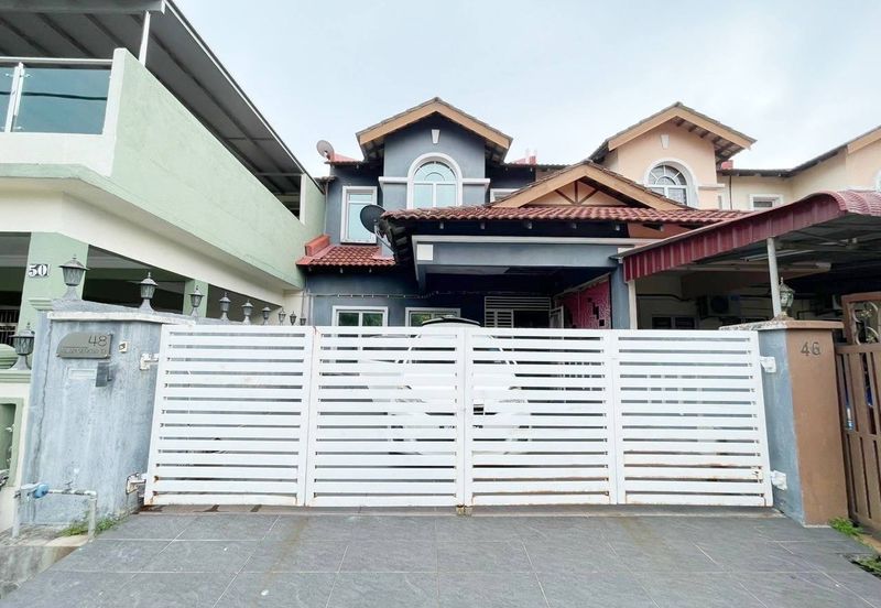 Taman Seroja, Bandar Baru Salak Tinggi