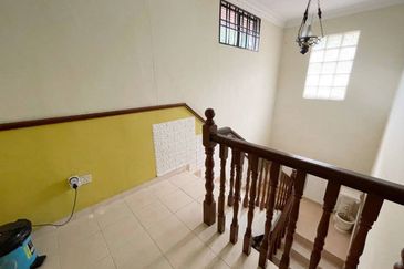 BUNGALOW TAMAN MELATI SUNGAI KANTAN KAJANG