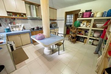 BUNGALOW TAMAN MELATI SUNGAI KANTAN KAJANG