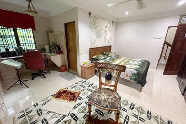 BUNGALOW TAMAN MELATI SUNGAI KANTAN KAJANG