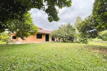 BUNGALOW TAMAN MELATI SUNGAI KANTAN KAJANG