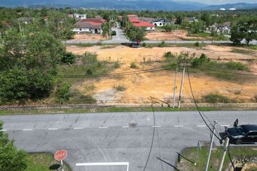 LAND MAHKOTA HILLS LENGGENG NEGERI SEMBILA