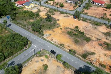 LAND MAHKOTA HILLS LENGGENG NEGERI SEMBILA