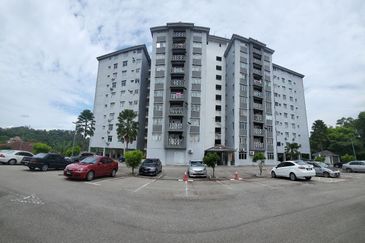 PELANGI KONDOMINIUM SG MERAB BANGI