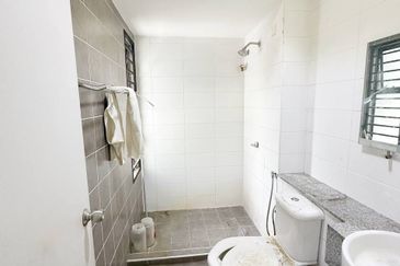 2 STOREY TAMAN DESA BUDIMAN SG LONG 