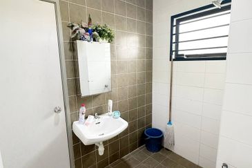 2 STOREY TAMAN DESA BUDIMAN SG LONG 