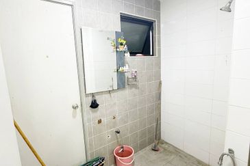 2 STOREY TAMAN DESA BUDIMAN SG LONG 