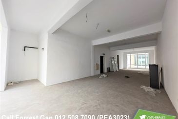 Gravit8 @ Klang South