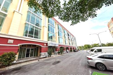 Gravit8 @ Klang South