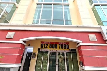 Gravit8 @ Klang South