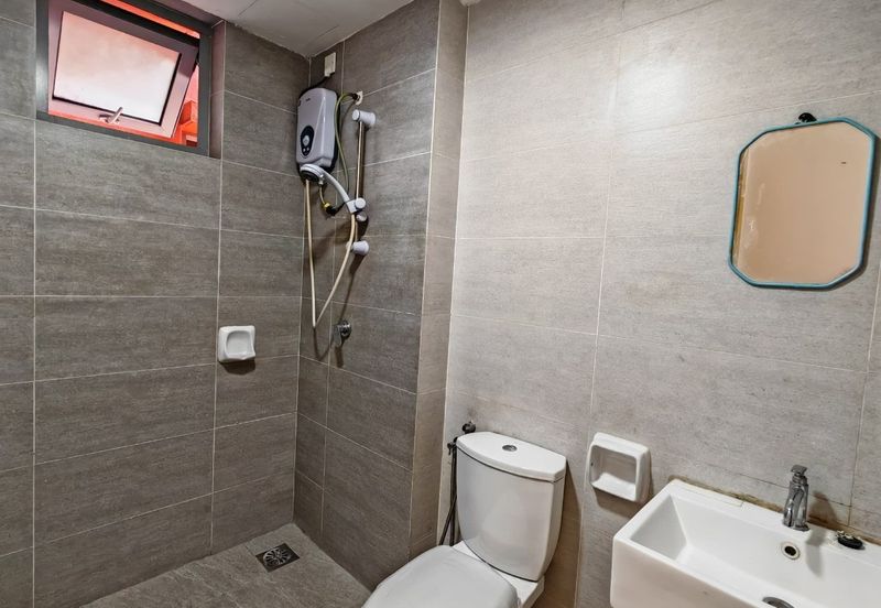 Adria Residence @ Gravit8