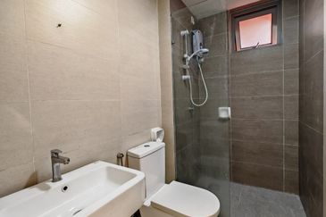 Adria Residence @ Gravit8