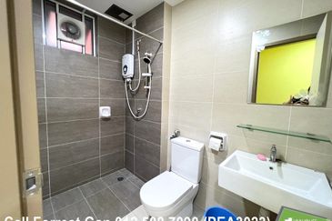 Gravit8 @ Klang South