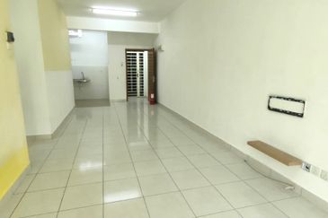 Azaria Apartment @ Bandar Paklands