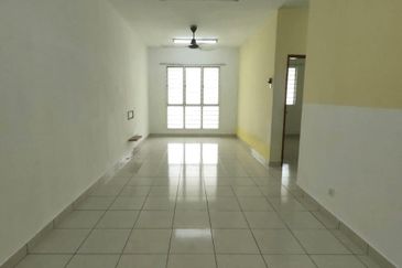 Azaria Apartment @ Bandar Paklands