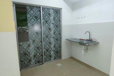 Azaria Apartment @ Bandar Paklands