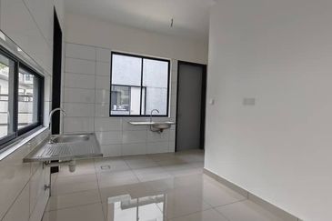 Luxura Residence @ twentyfive.7