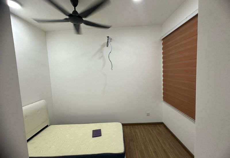 The Tresor @ Gravit 8 *