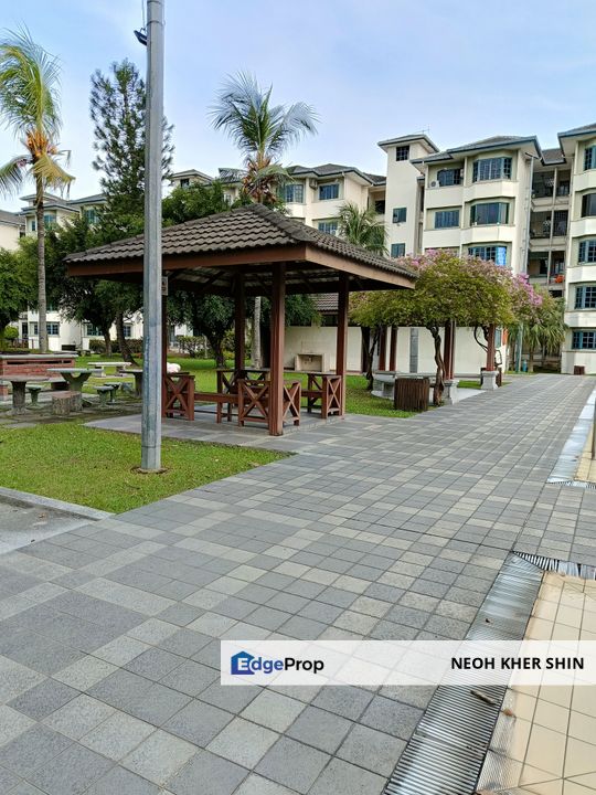 Sunway Court Apartment for Sale with 3 bedrooms and 2 bathrooms, Selangor, Bandar Sunway