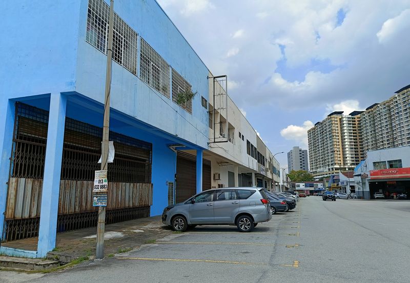 HiCom-Glenmarie Industrial Park