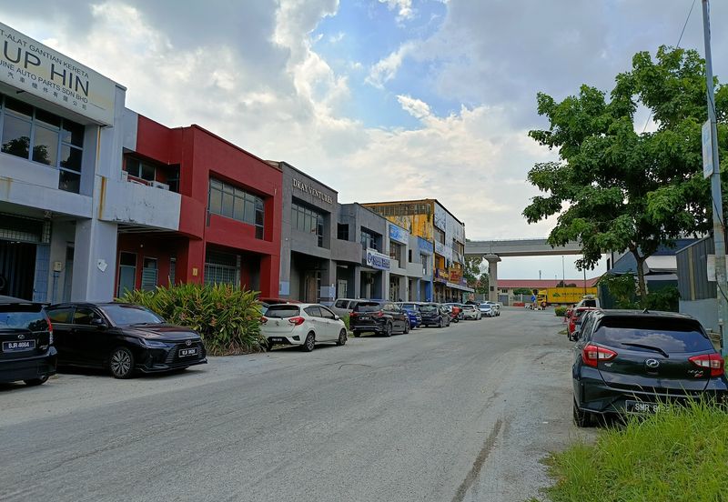HiCom-Glenmarie Industrial Park