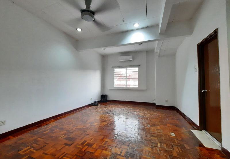 Anggerik Tainia Kota Kemuning