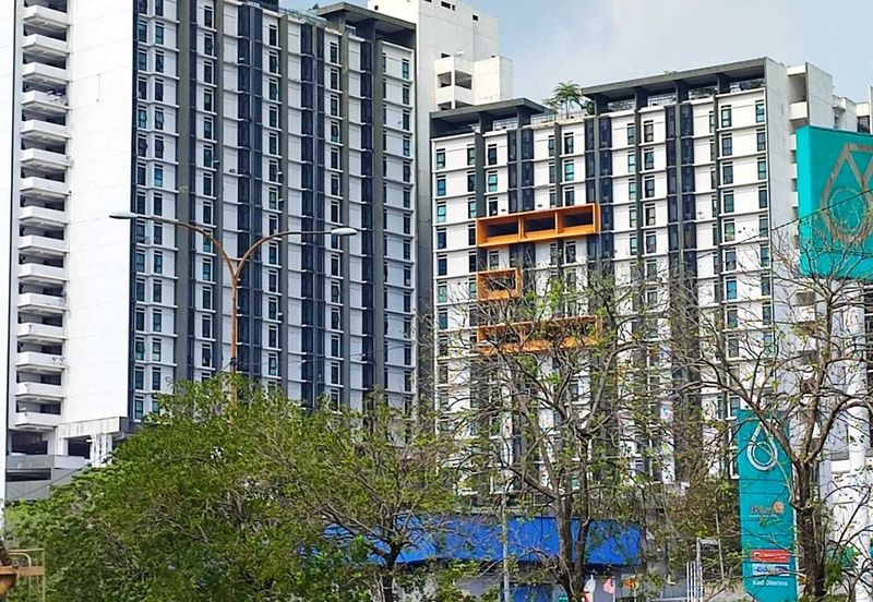 V12 Sovo (Menara Suria)