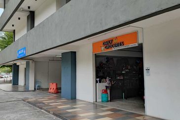 V12 Sovo (Menara Suria)