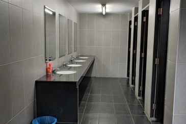 V12 Sovo (Menara Suria)