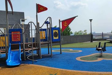 V12 Sovo (Menara Suria)