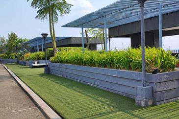 V12 Sovo (Menara Suria)