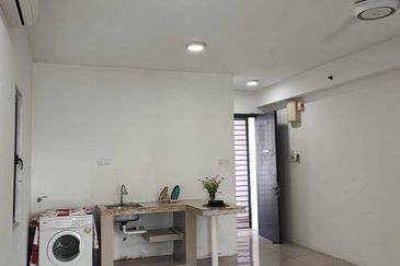 V12 Sovo (Menara Suria)