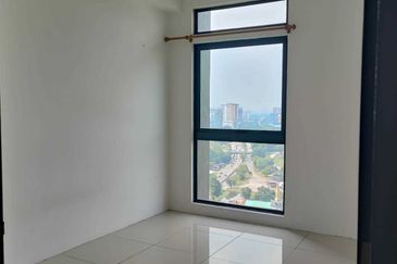 V12 Sovo (Menara Suria)