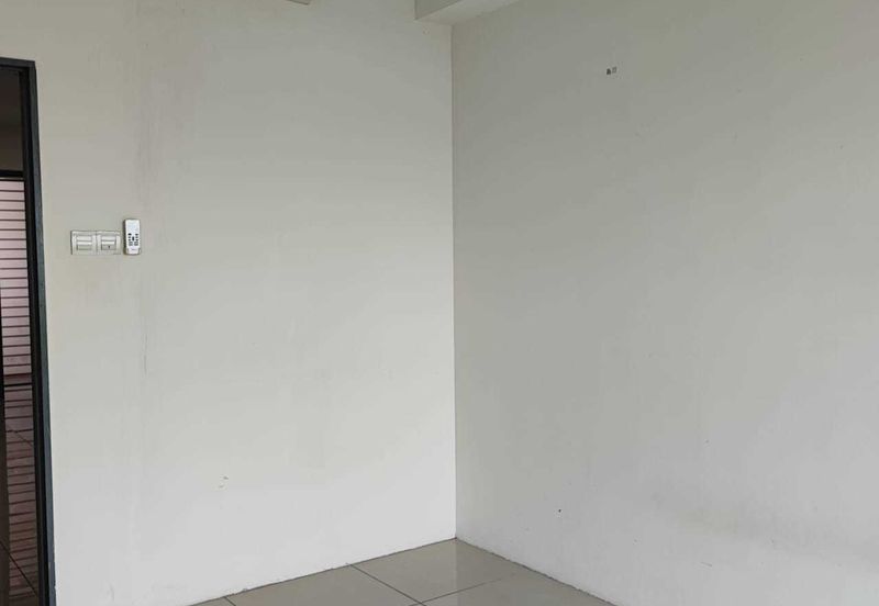 V12 Sovo (Menara Suria)