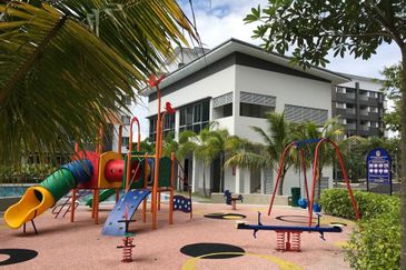 Kiara Court - Nilai Impian